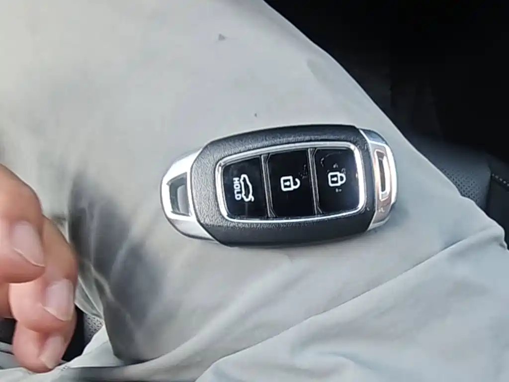 Hyundai Elantra 2020 — фото 9