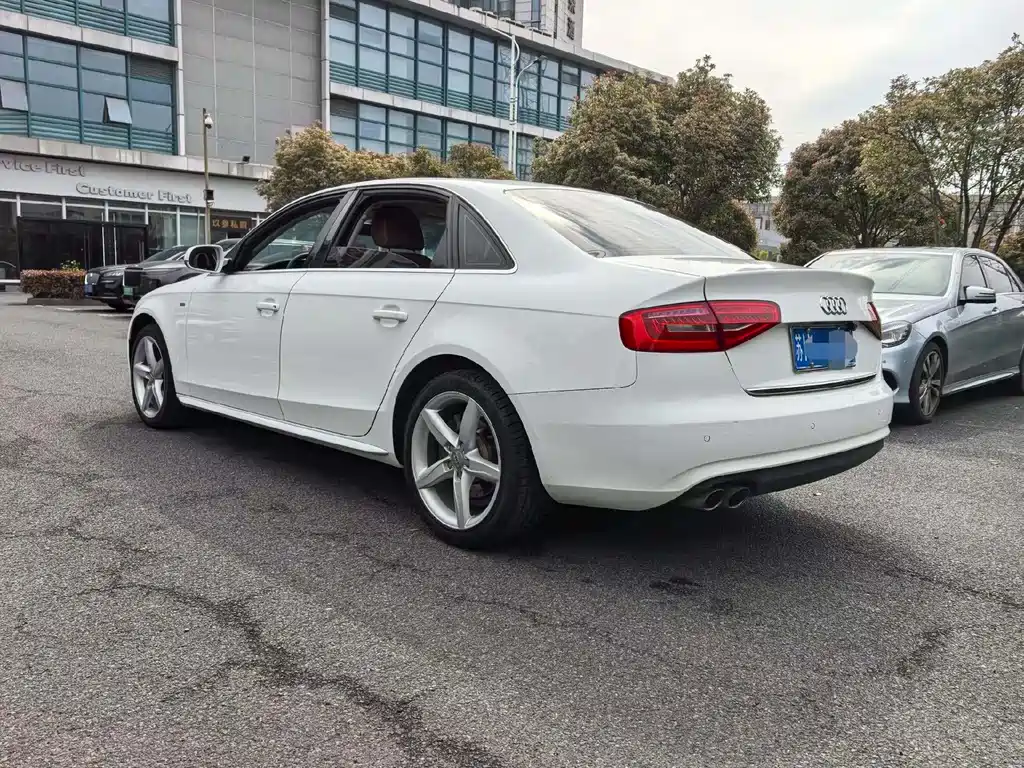 Audi A4L 2015 — фото 4
