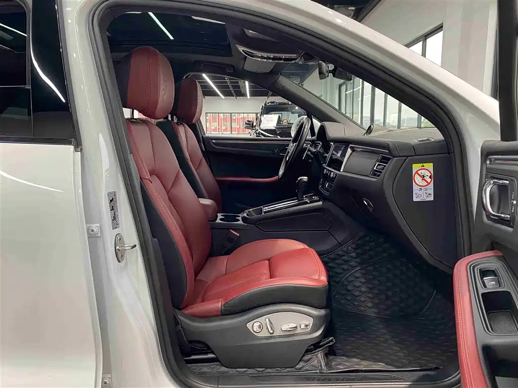 Porsche Macan 2023 — фото 15