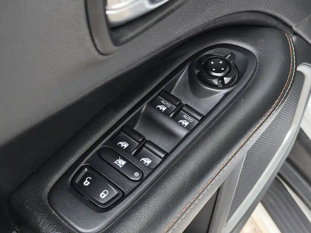 Jeep Compass 2018 — фото 21