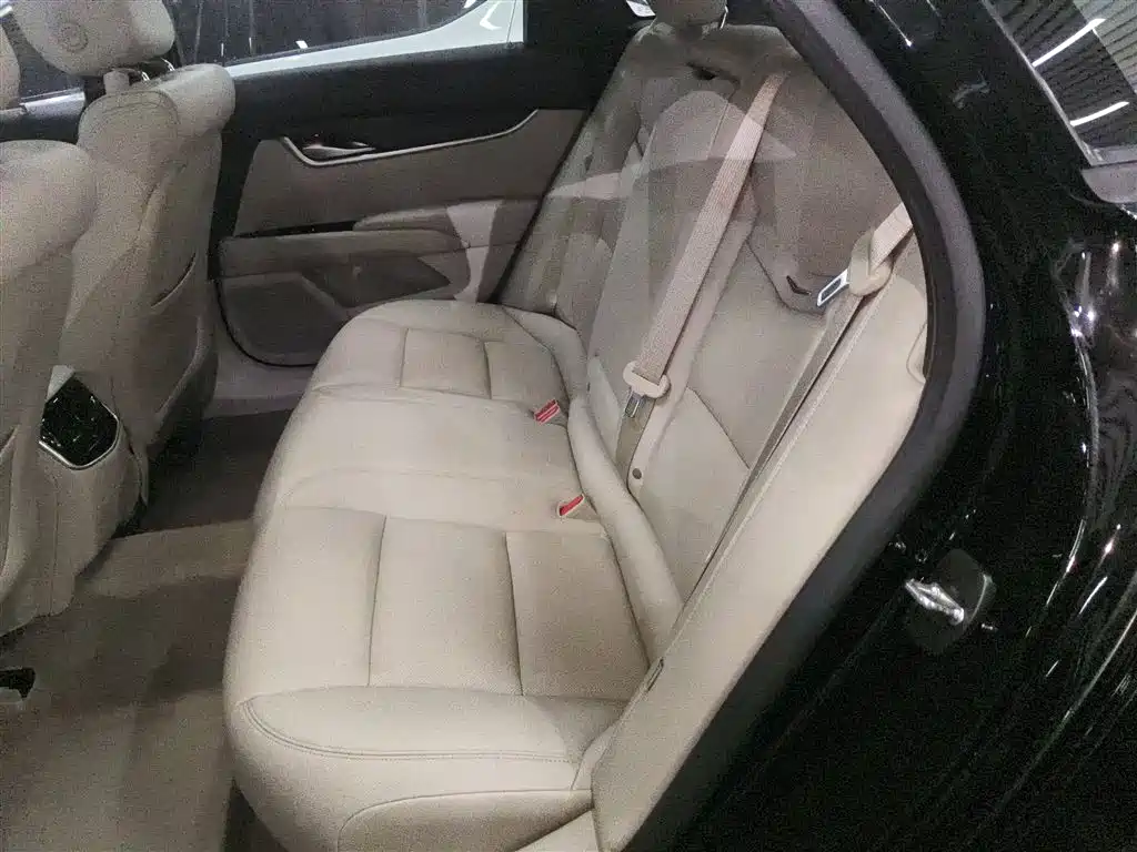 Cadillac XTS 2016 — фото 17