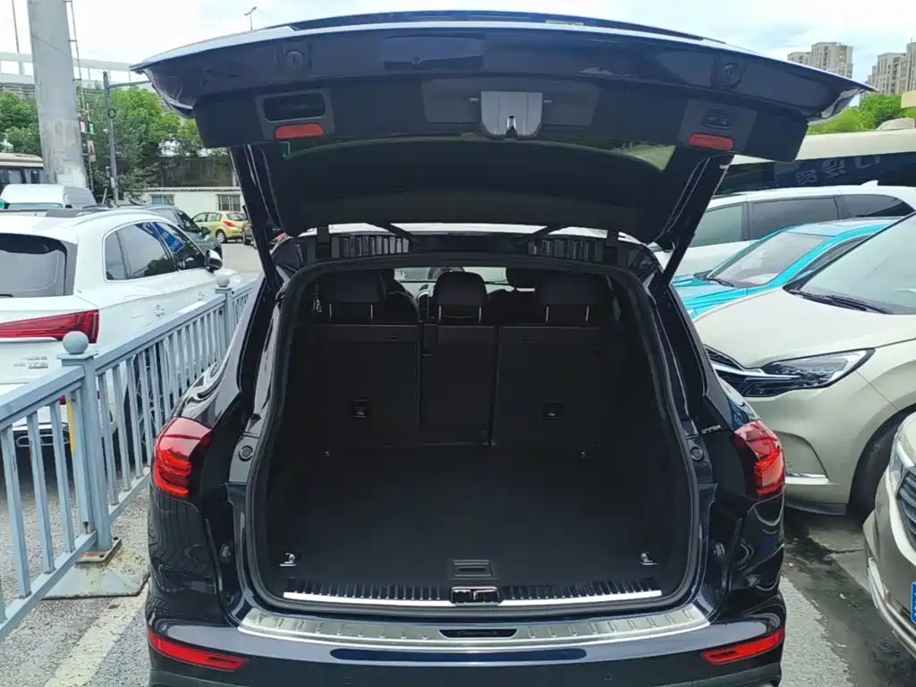 Porsche Cayenne 2018 — фото 19
