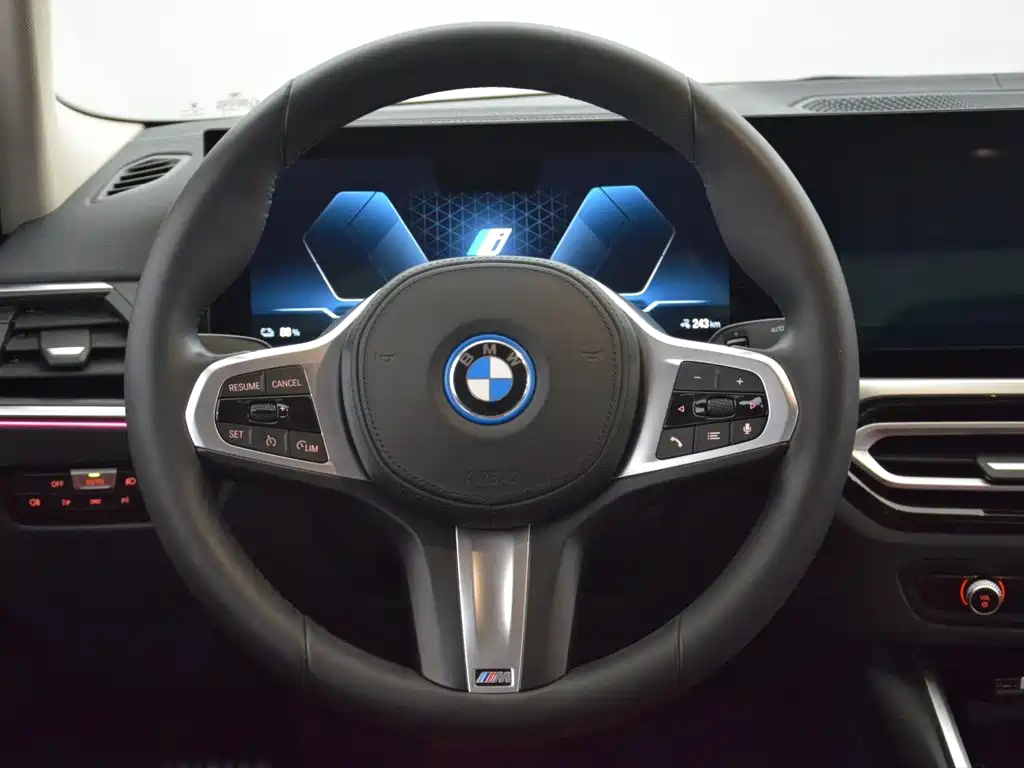 BMW i3 2024 — фото 11