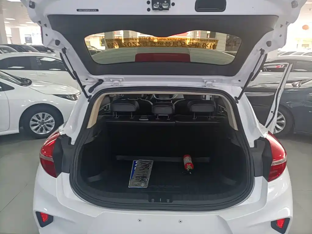 Geely Emgrand GS 2020 — фото 19