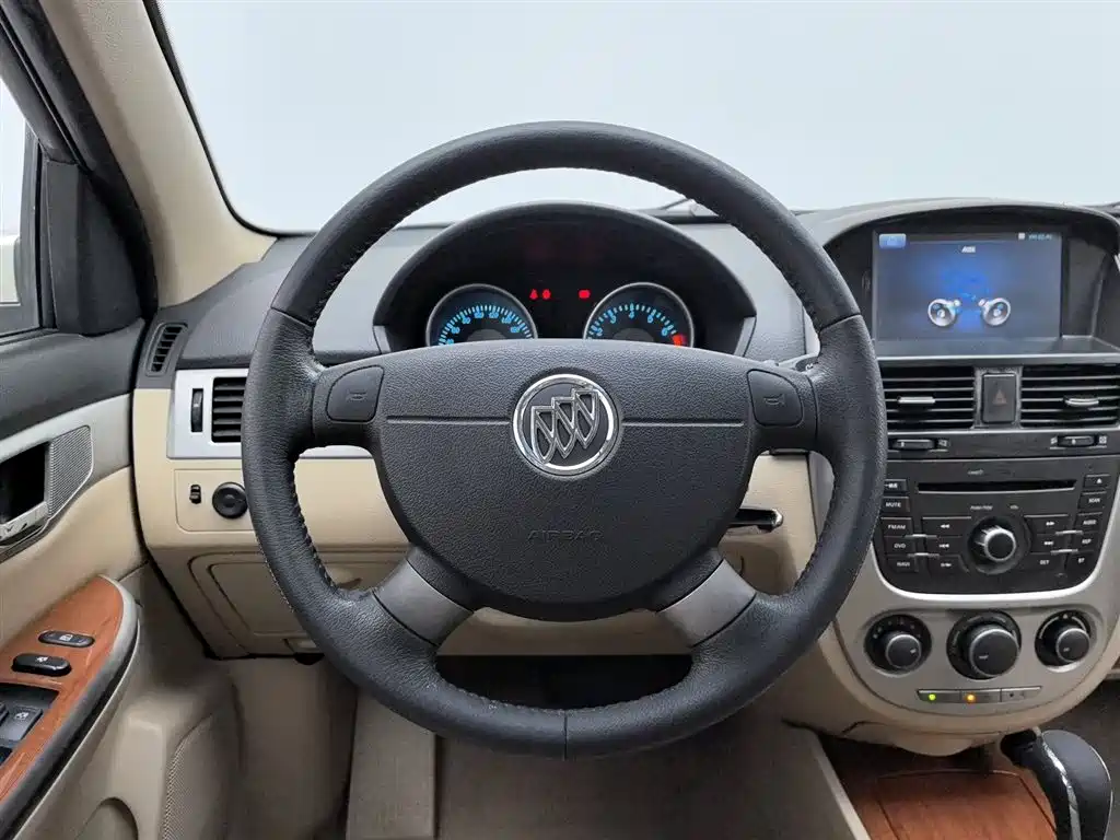 Buick Excelle 2015 — фото 11