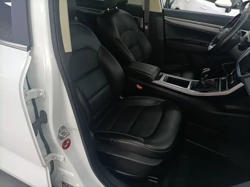 Geely Emgrand GS 2020 — фото 25