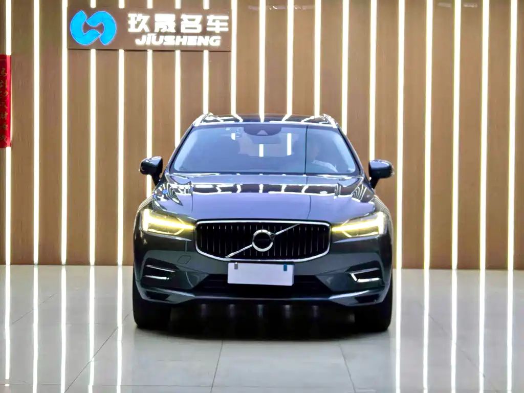 Volvo XC60 2019 — фото 2