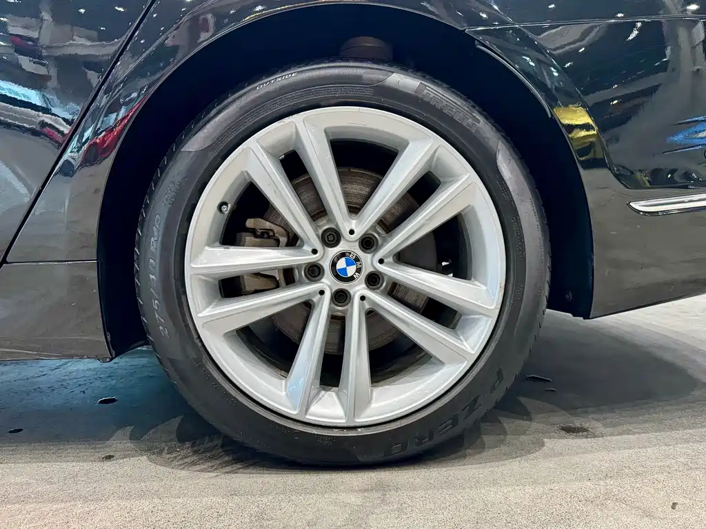 BMW 7 Series 2019 — фото 16