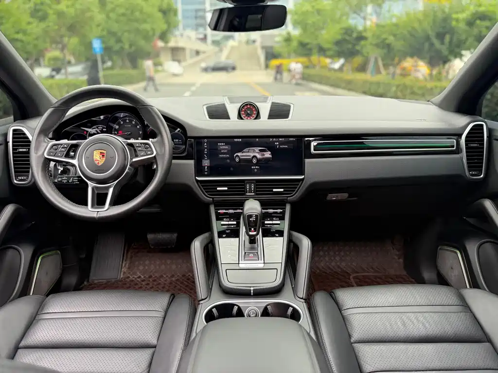 Porsche Cayenne 2018 — фото 12