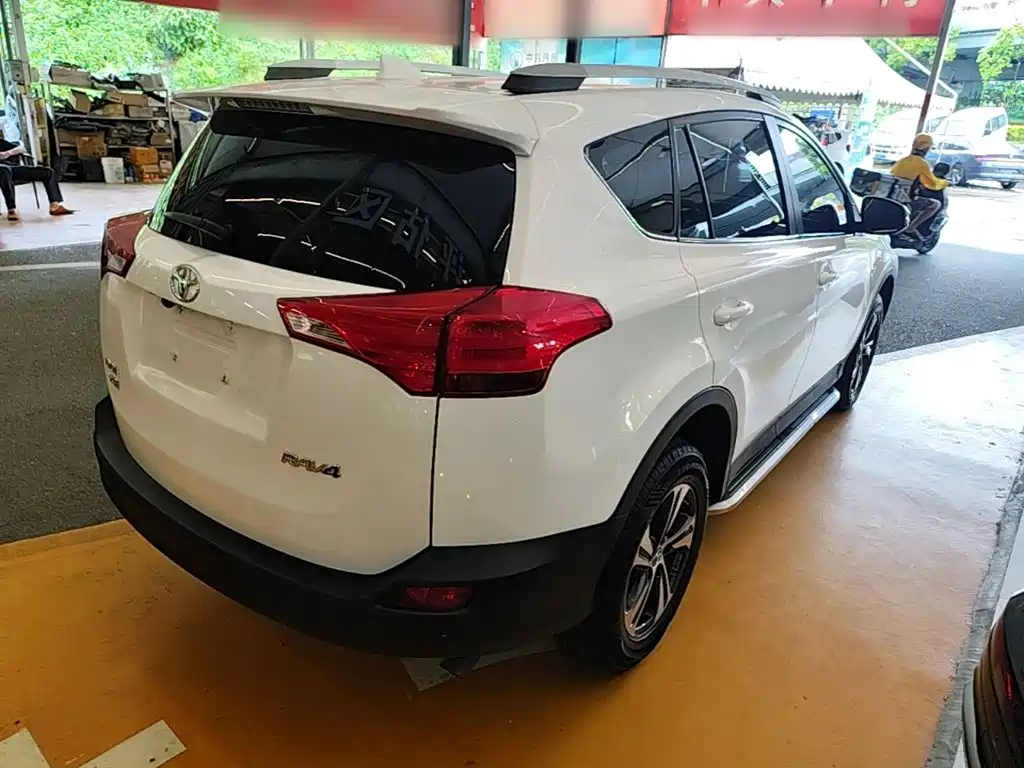 Toyota RAV4 2016 — фото 7