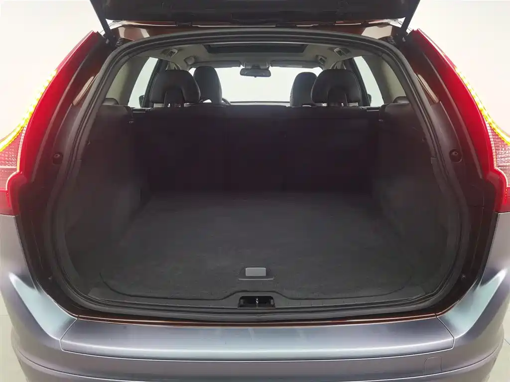 Volvo XC60 2015 — фото 16