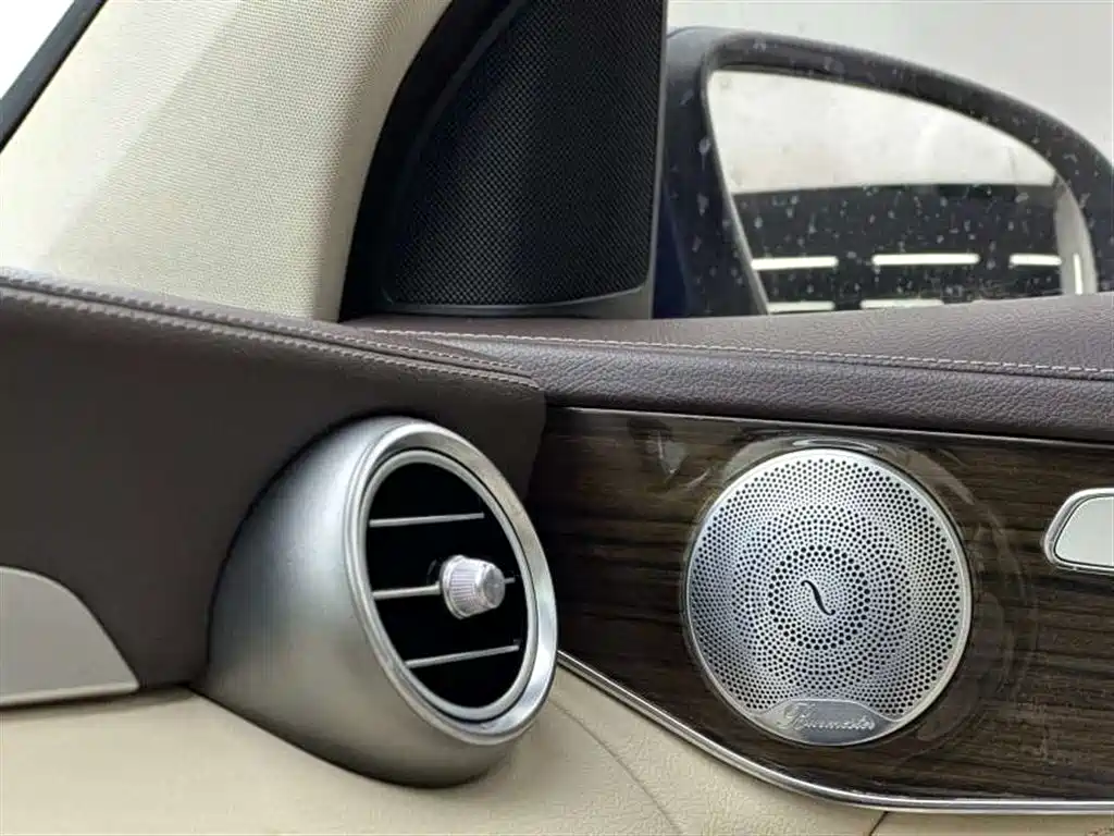 Mercedes-Benz GLC 2017 — фото 13