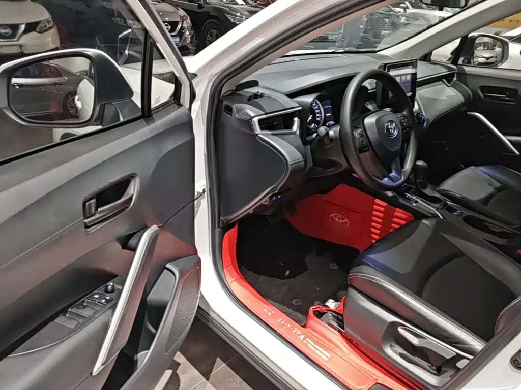 Toyota Corolla Cross 2022 — фото 16