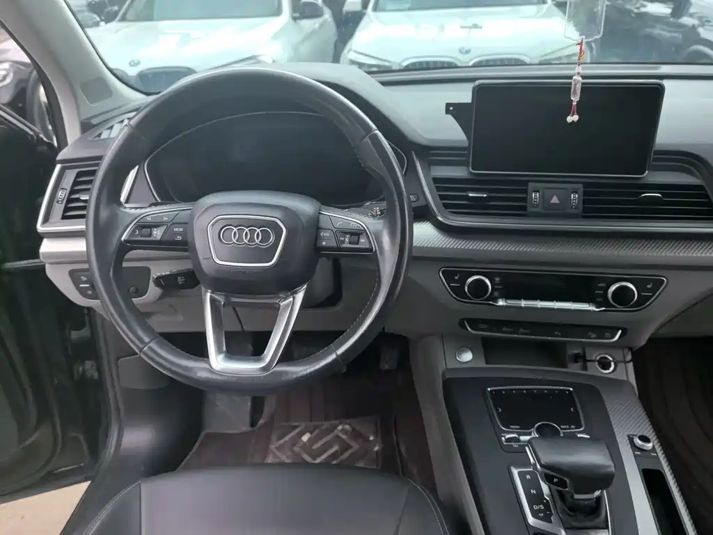 Audi Q5L 2018 — фото 28