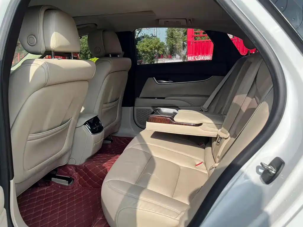 Cadillac XTS 2015 — фото 9