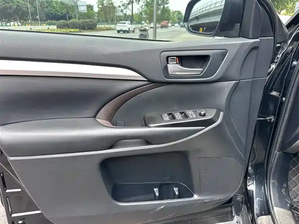 Toyota Highlander 2020