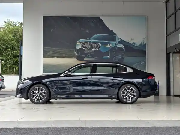 BMW i5 2026