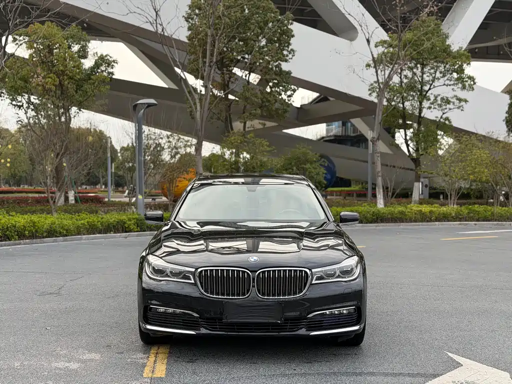 BMW 7 Series 2016 — фото 2