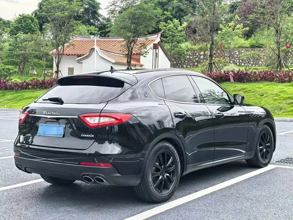 Maserati Levante 2017 — фото 9