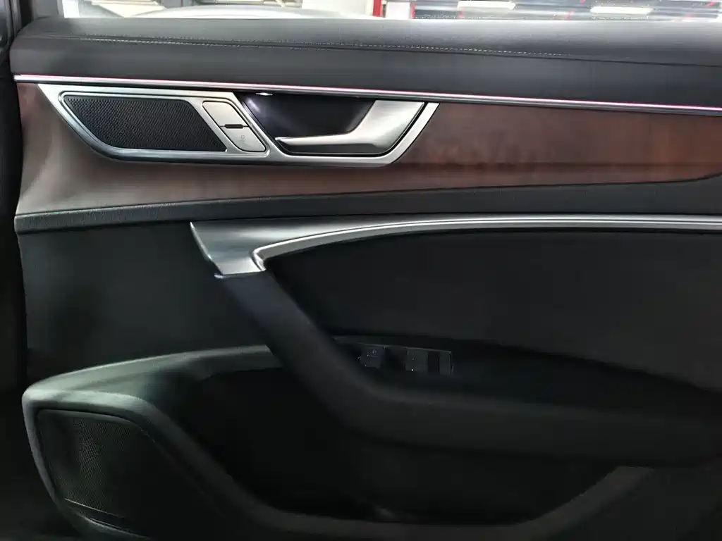 Audi A6L 2023 — фото 14
