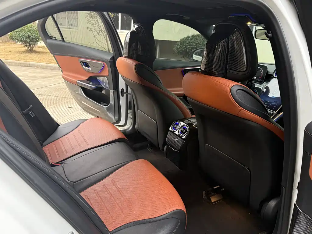 Mercedes-Benz C-Class 2025 — фото 10