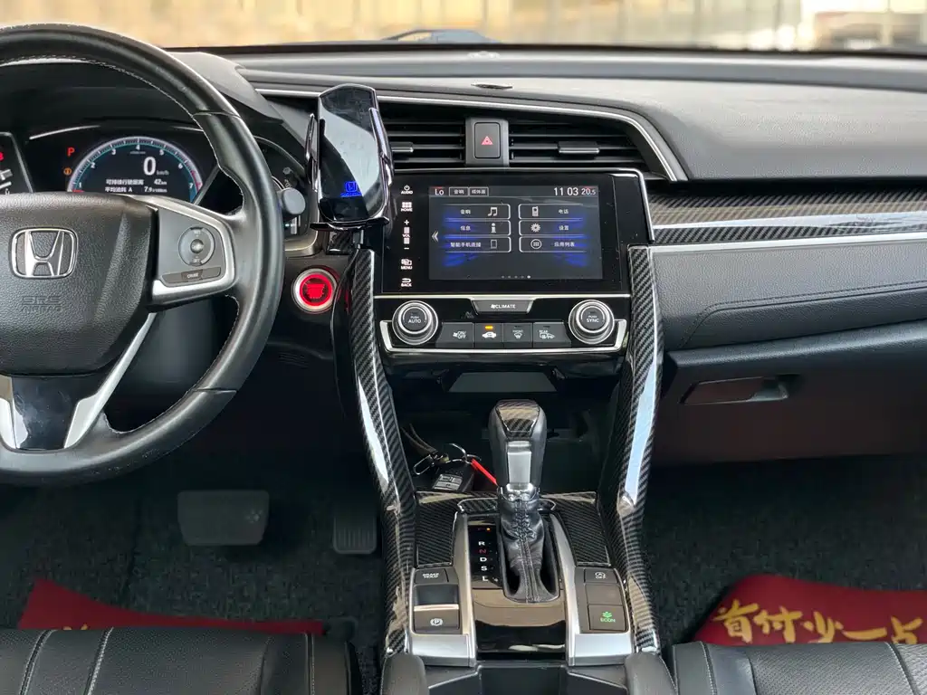 Honda Civic 2018 — фото 10