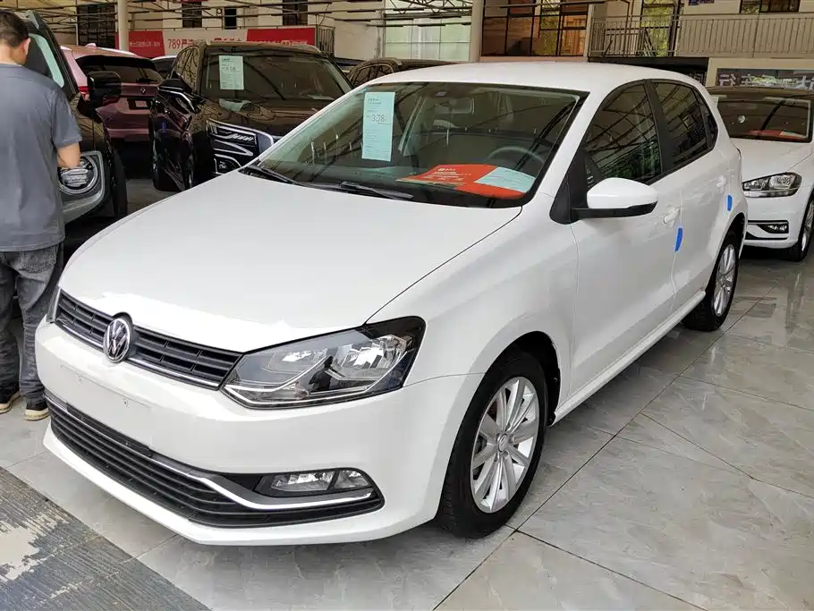 Volkswagen Polo 2016 — фото 1