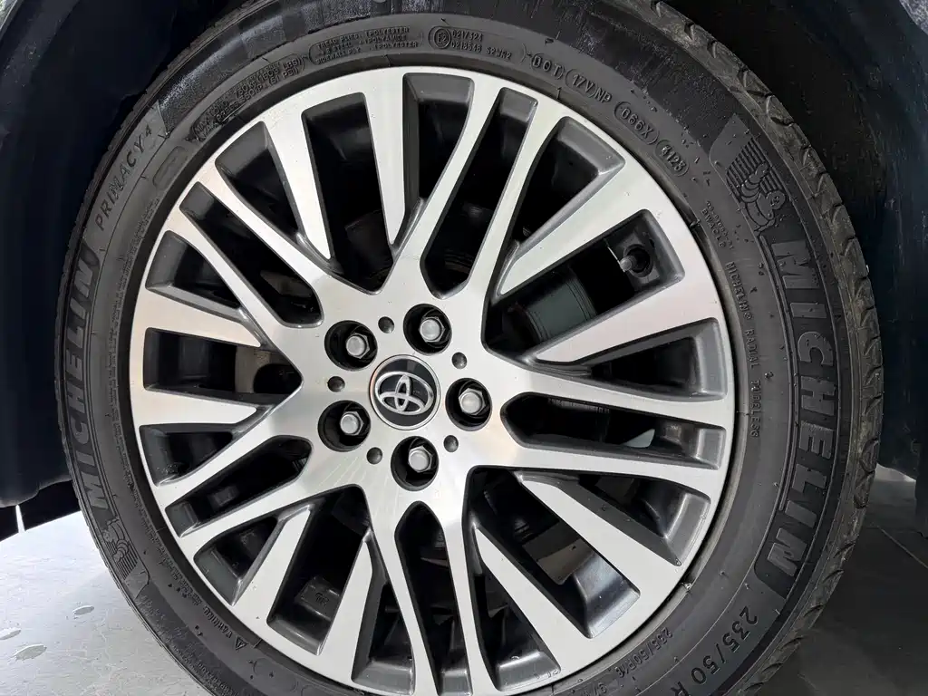 Toyota Alphard 2018 — фото 11