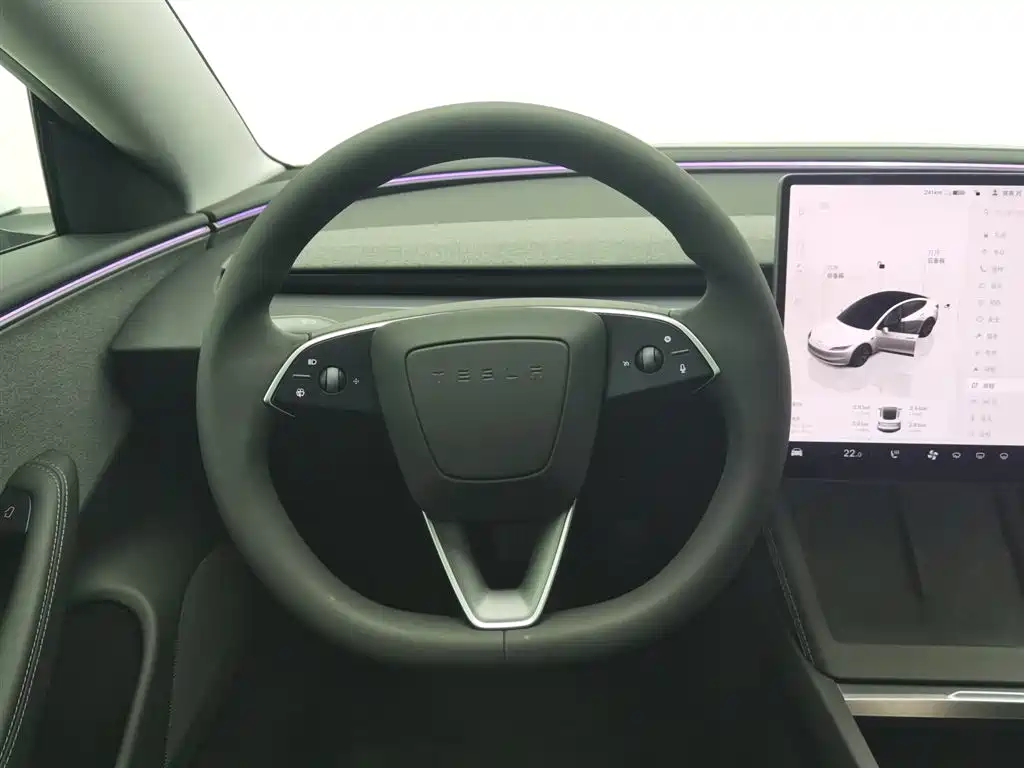 Tesla Model 3 2025 — фото 11