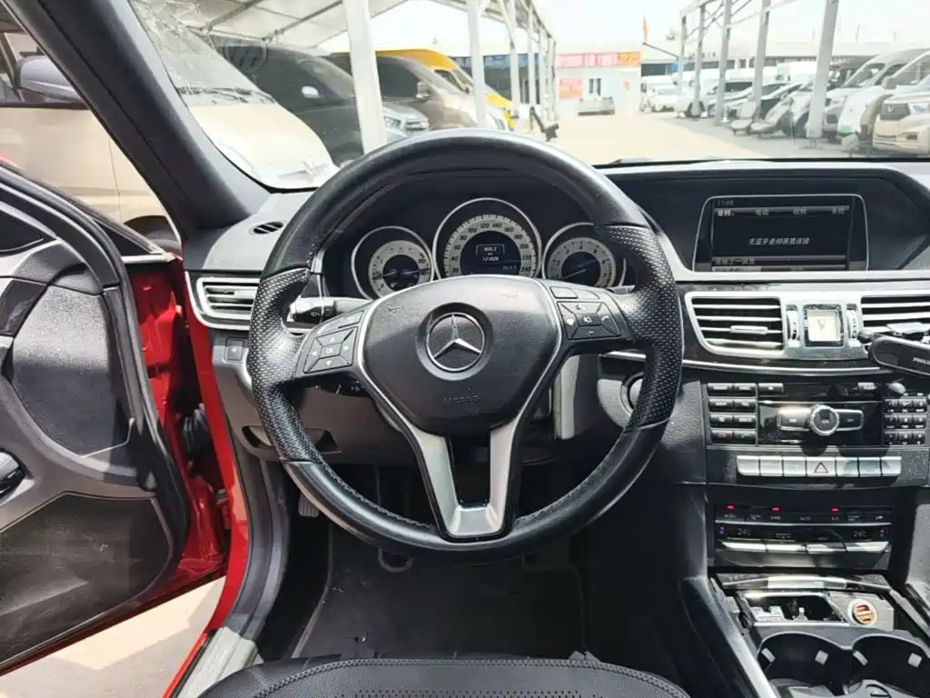Mercedes-Benz E-Class 2015 — фото 11