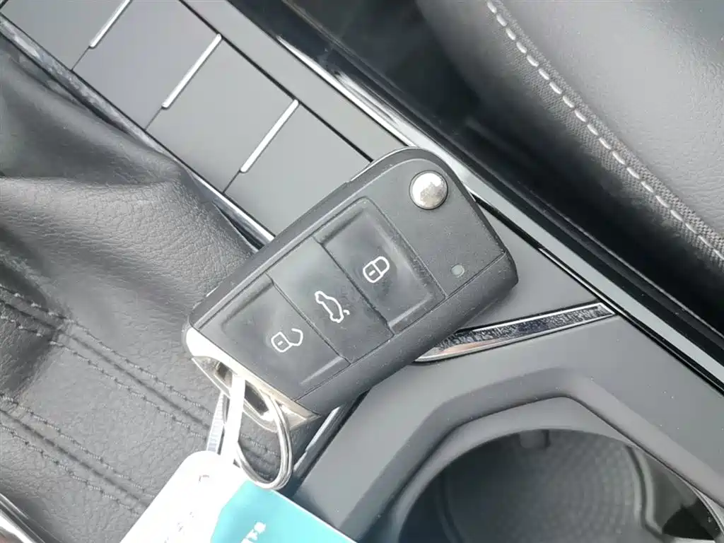 Volkswagen Passat 2025 — фото 9