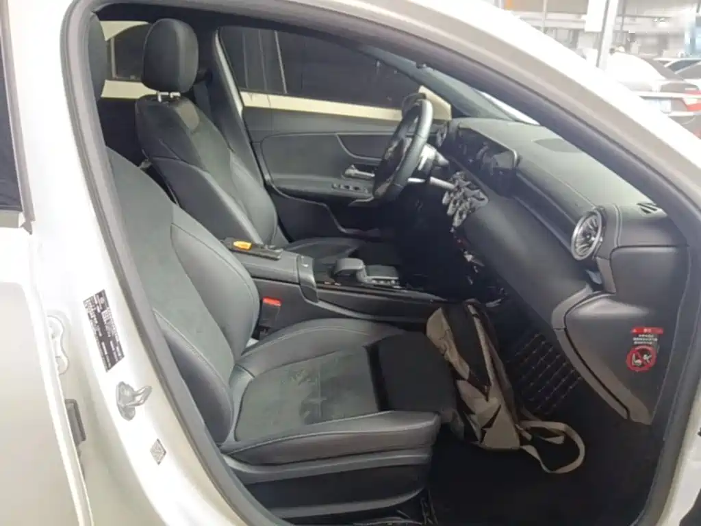 Mercedes-Benz A-Class 2023 — фото 25