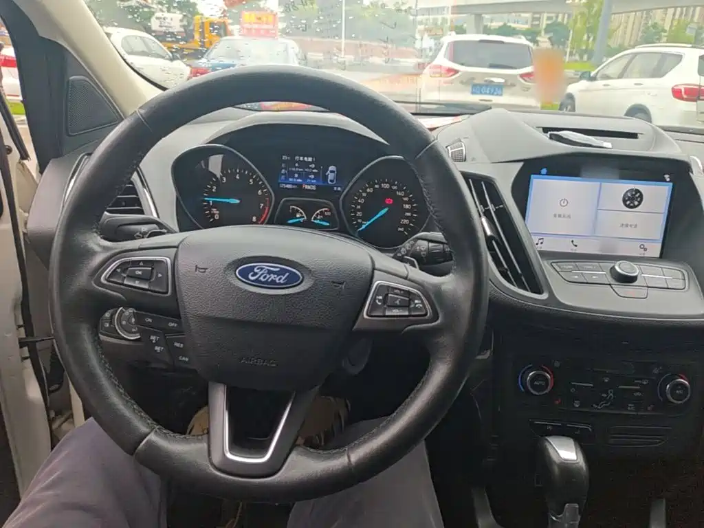 Ford Kuga 2017 — фото 10