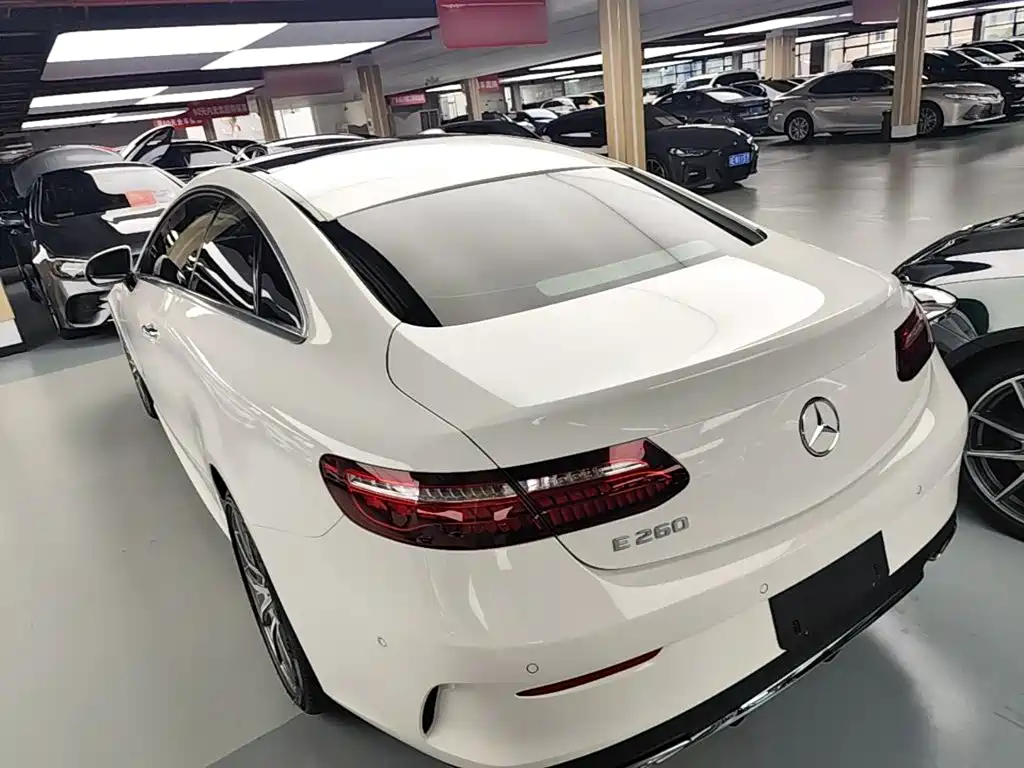Mercedes-Benz E-Class 2022