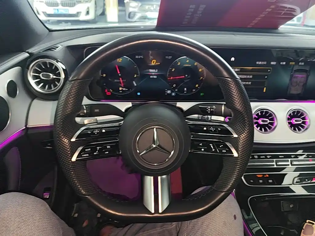 Mercedes-Benz E-Class 2022 — фото 11