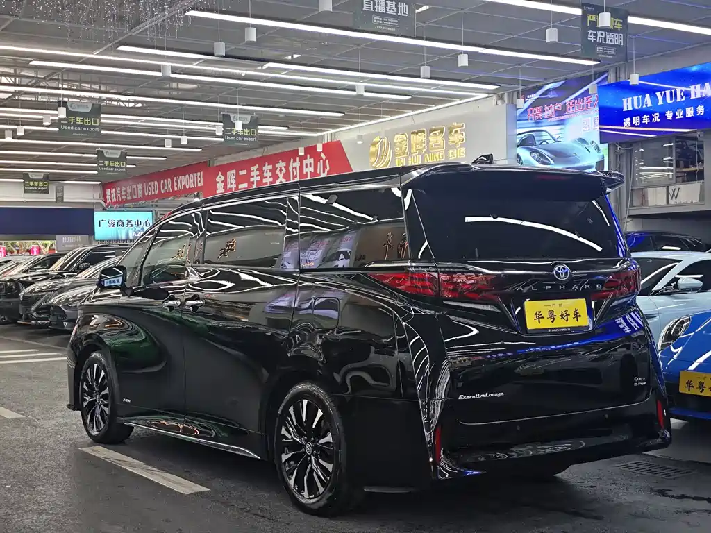 Toyota Alphard 2023 — фото 4