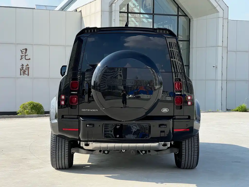 Land Rover Defender 2026 — фото 22