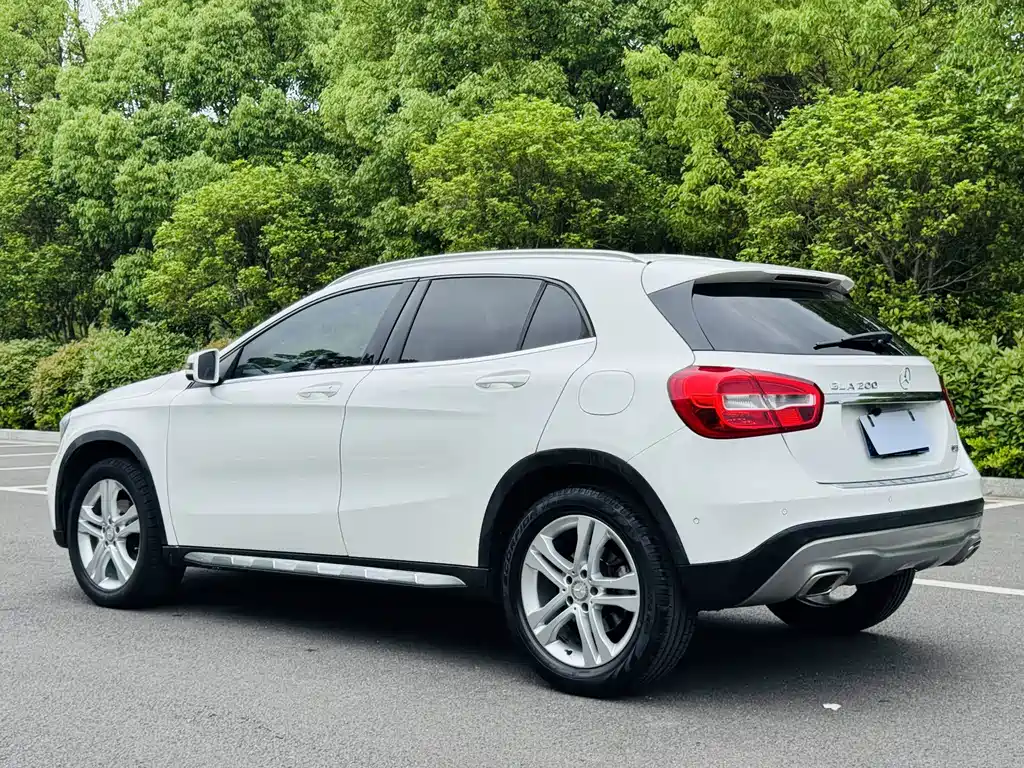 Mercedes-Benz GLA 2015