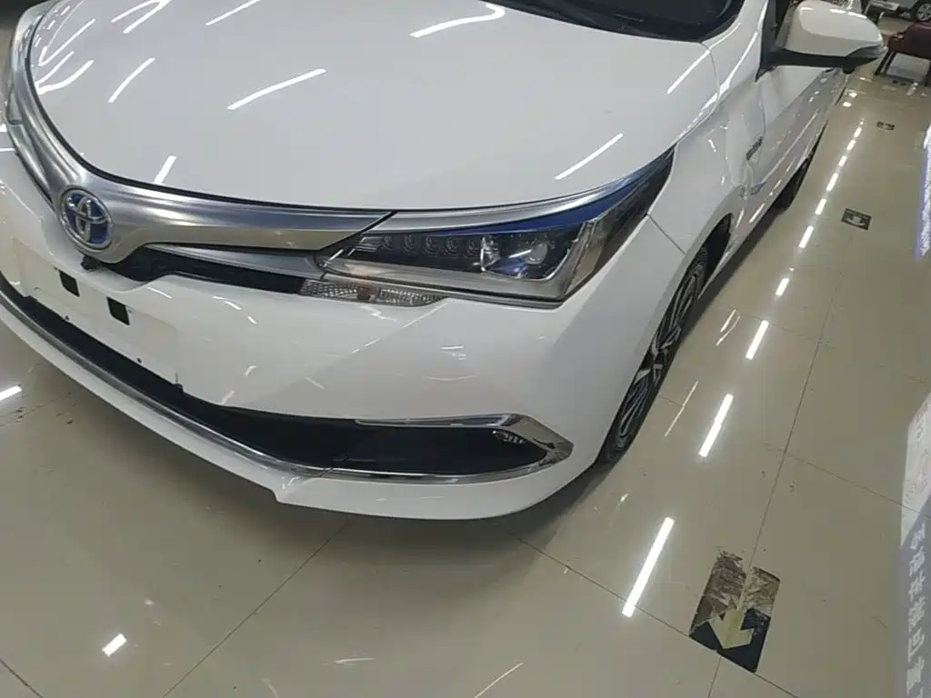Toyota Corolla 2018 — фото 24