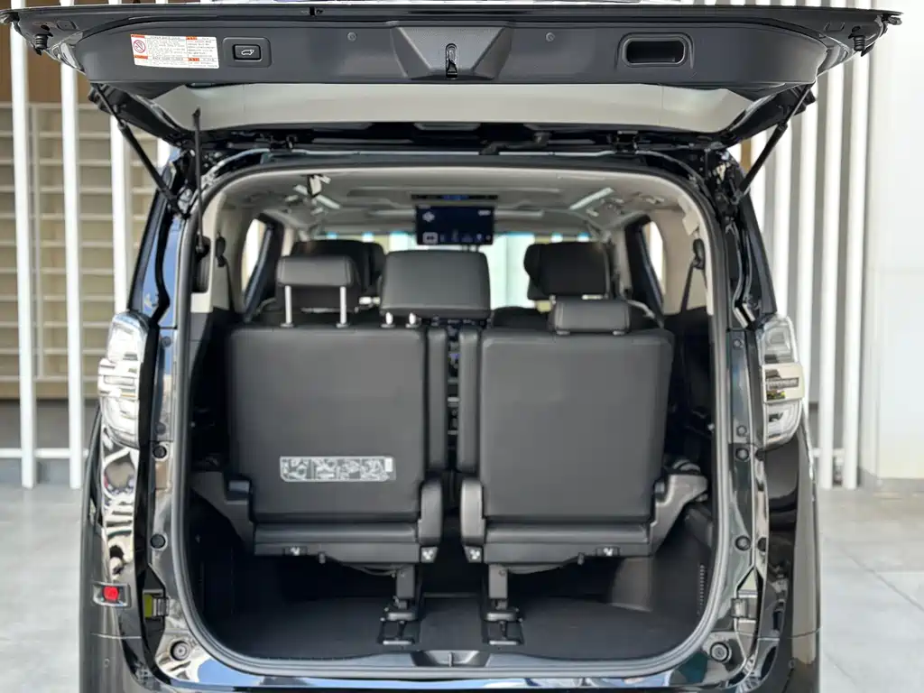 Toyota Vellfire 2022 — фото 25