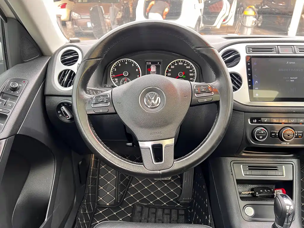 Volkswagen Tiguan 2016 — фото 15