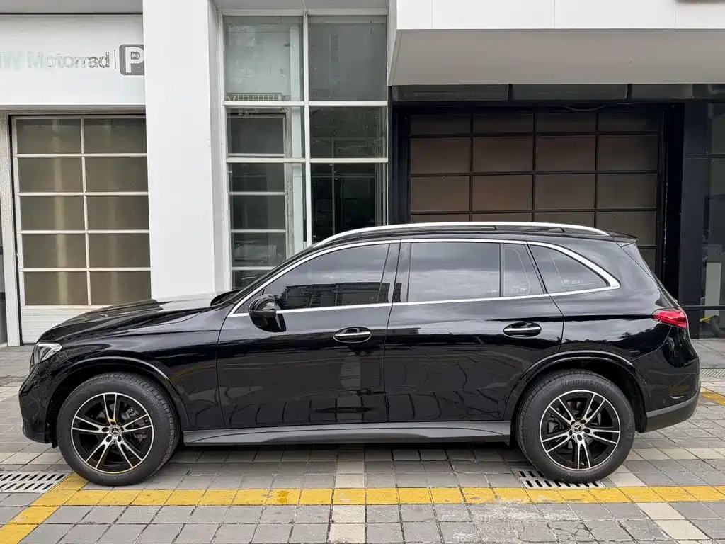 Mercedes-Benz GLC 2025