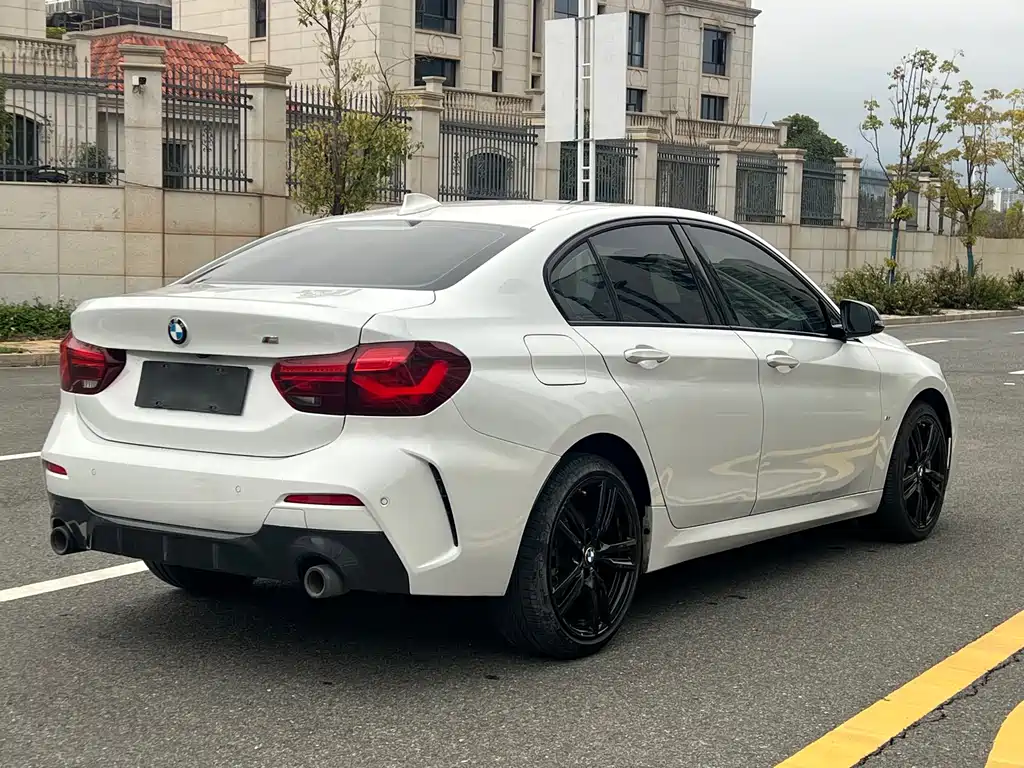 BMW 1 Series 2023