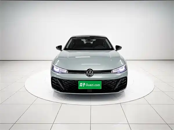 Volkswagen Passat 2025