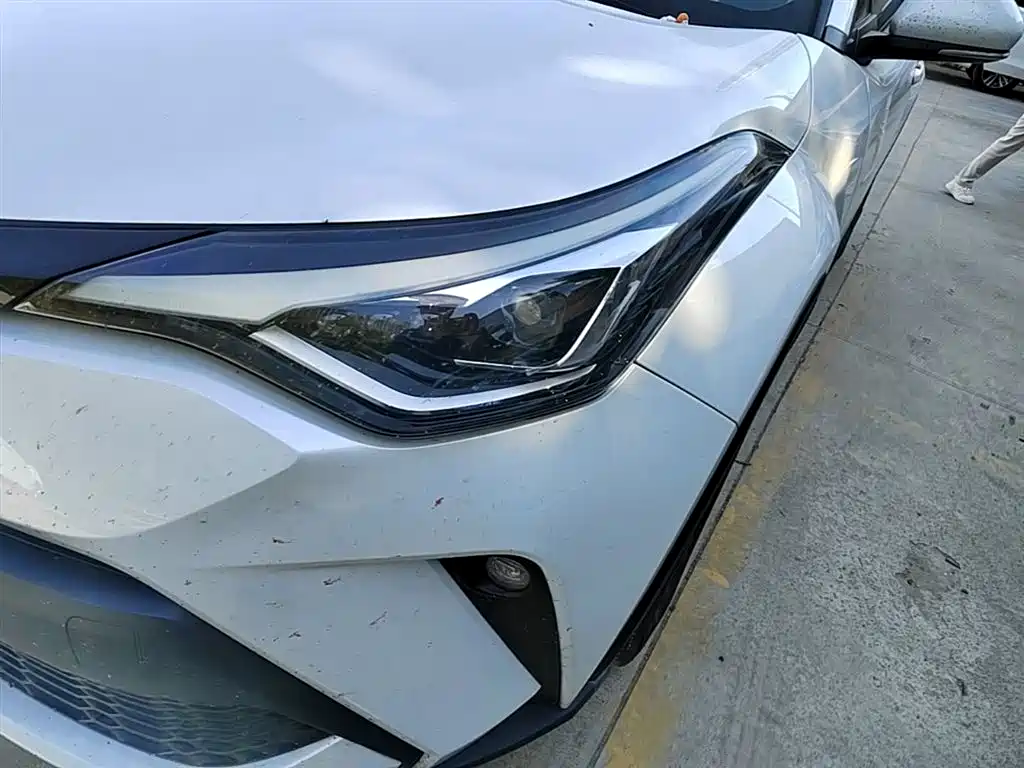 Toyota C-HR 2022 — фото 24