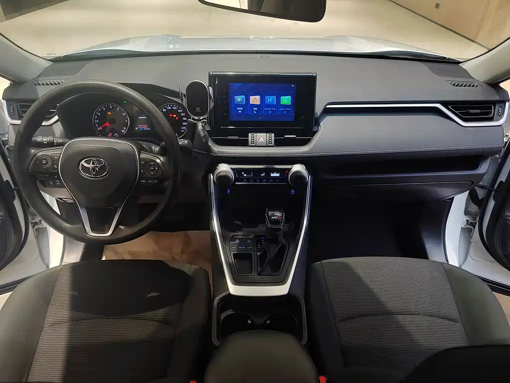 Toyota RAV4 2022 — фото 13