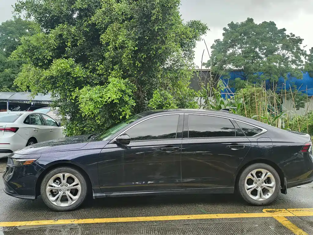 Honda Accord 2023 — фото 10