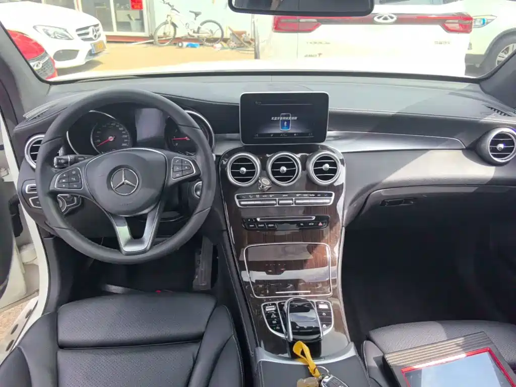 Mercedes-Benz GLC 2018 — фото 10