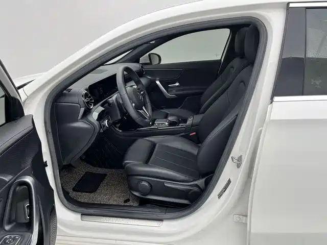 Mercedes-Benz A-Class 2020 — фото 13