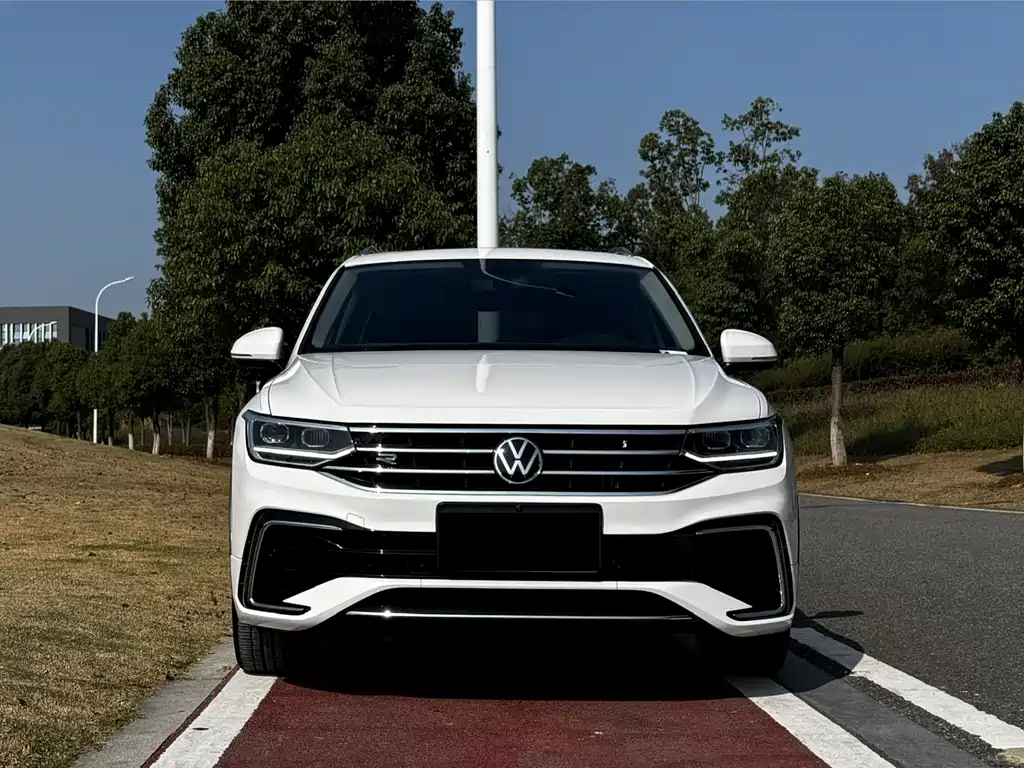 Volkswagen Tiguan L 2023 — фото 3